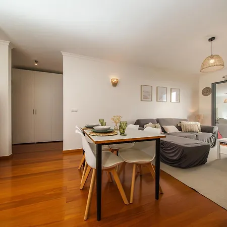 Chill'inn Madeira * Santa Cruz (Madeira)